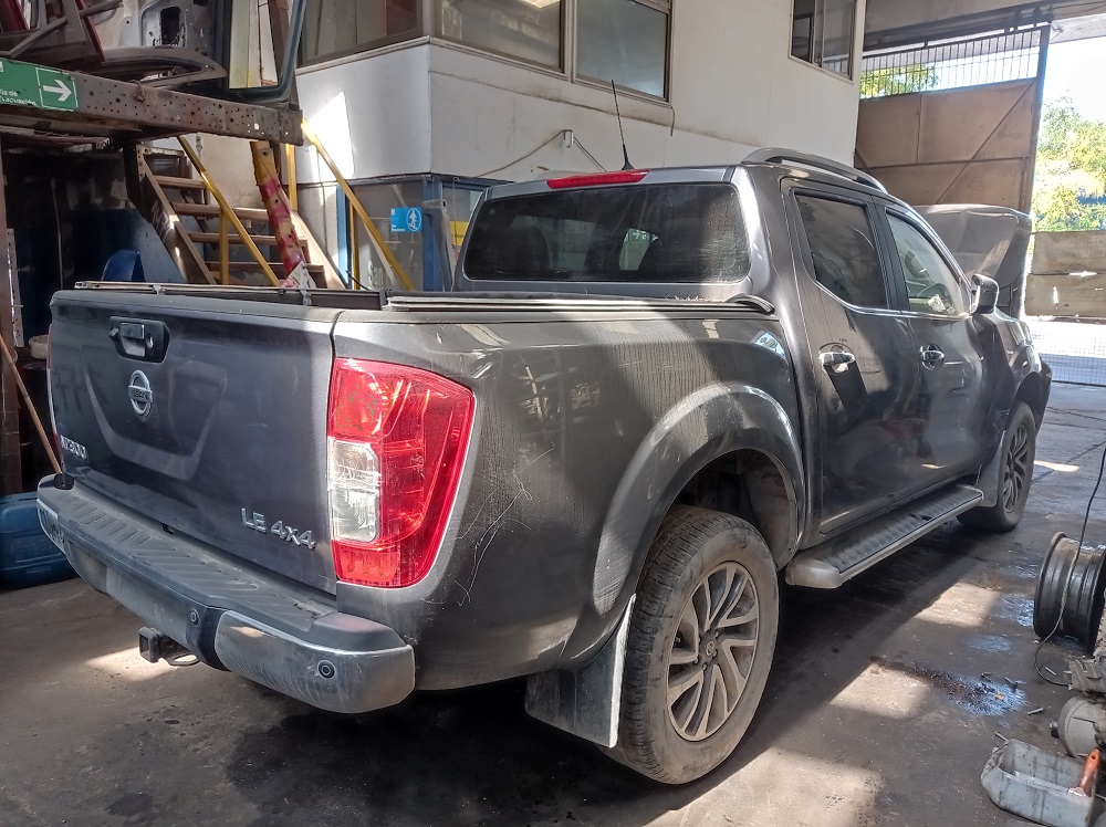 MUñON Nissan NP 300 2015  USADO  EN DESARME